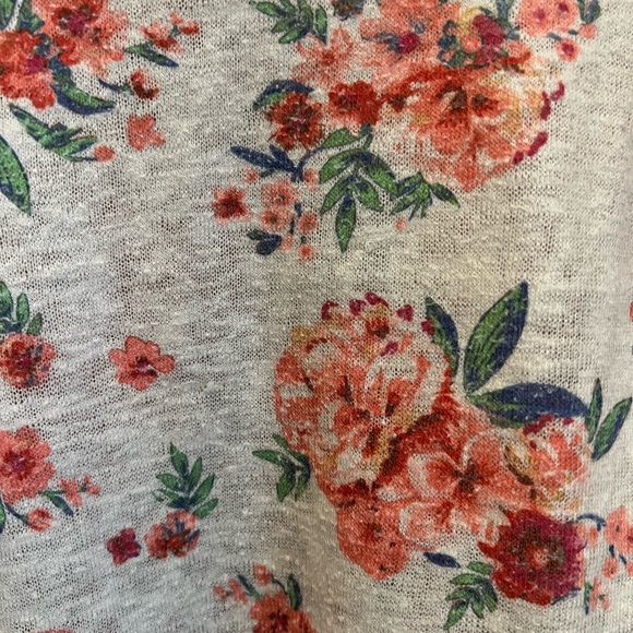 Mudd Floral Cropped Top - Picture 3 of 8